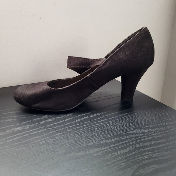 Women's Size 13 Black Heels - Picture 2 of 5